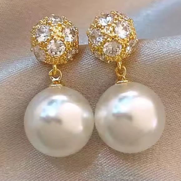KATE SPADE NEW YORK SMALL PEARL DROP EARRINGS - Picture 3 of 4